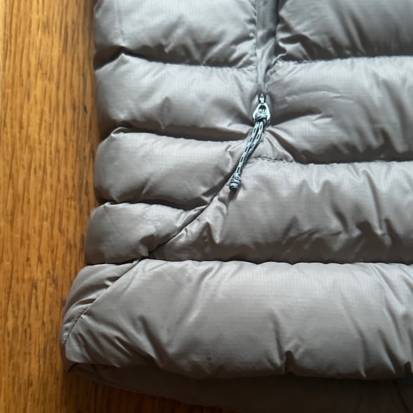 Patagonia W’s Downs Sweater Jacket - Picture 4 of 6